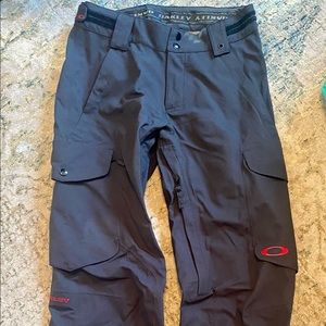 Grey Oakley Pro Rider Series Snow pants size small mens. Like new!